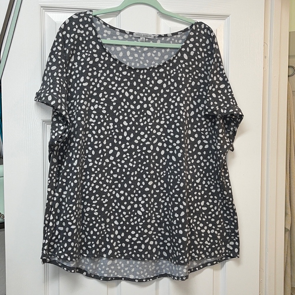 Gray and white polka dot top